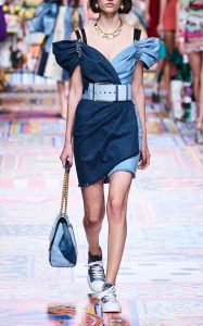Dolce & Gabbana kết hợp hai gam màu cho chiếc váy denim