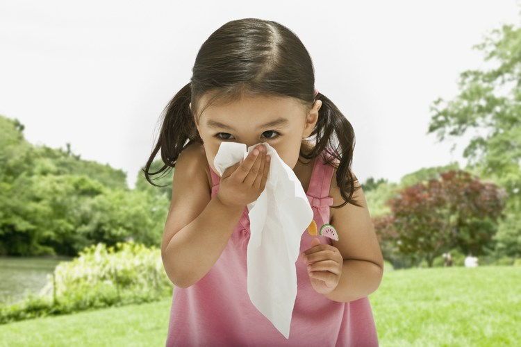 Những điều cần biết và cách phòng bệnh viêm mũi dị ứng ở trẻ nhỏ